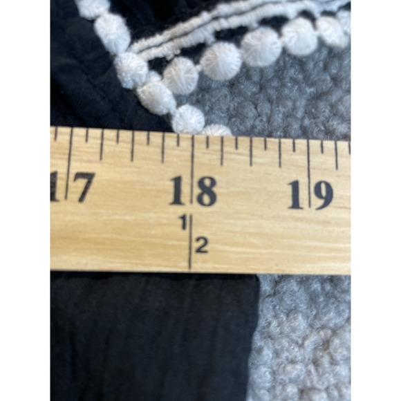 Crown And Ivy Large Shirt Women's Large Short Sleeves - Picture 3 of 6